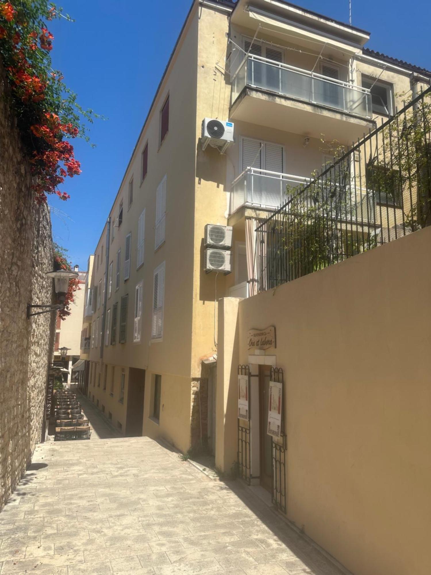 Amaro Luxury Room & Studio Apartman With Balcony Zadar Exterior photo